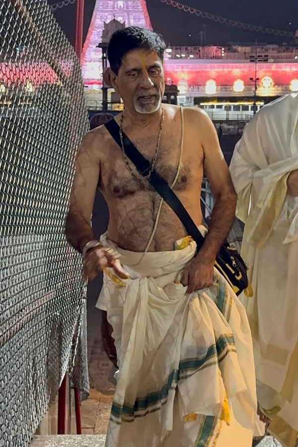 Former India Cricketer K Srikkanth Offers Prayers At Tirumala Temple In Tirupati Photos4