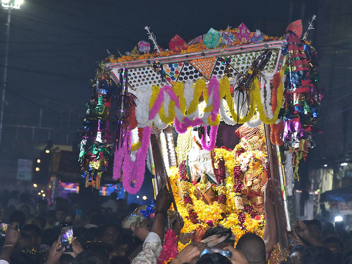 Vuyyuru Veeramma Thalli Tirunala 20264