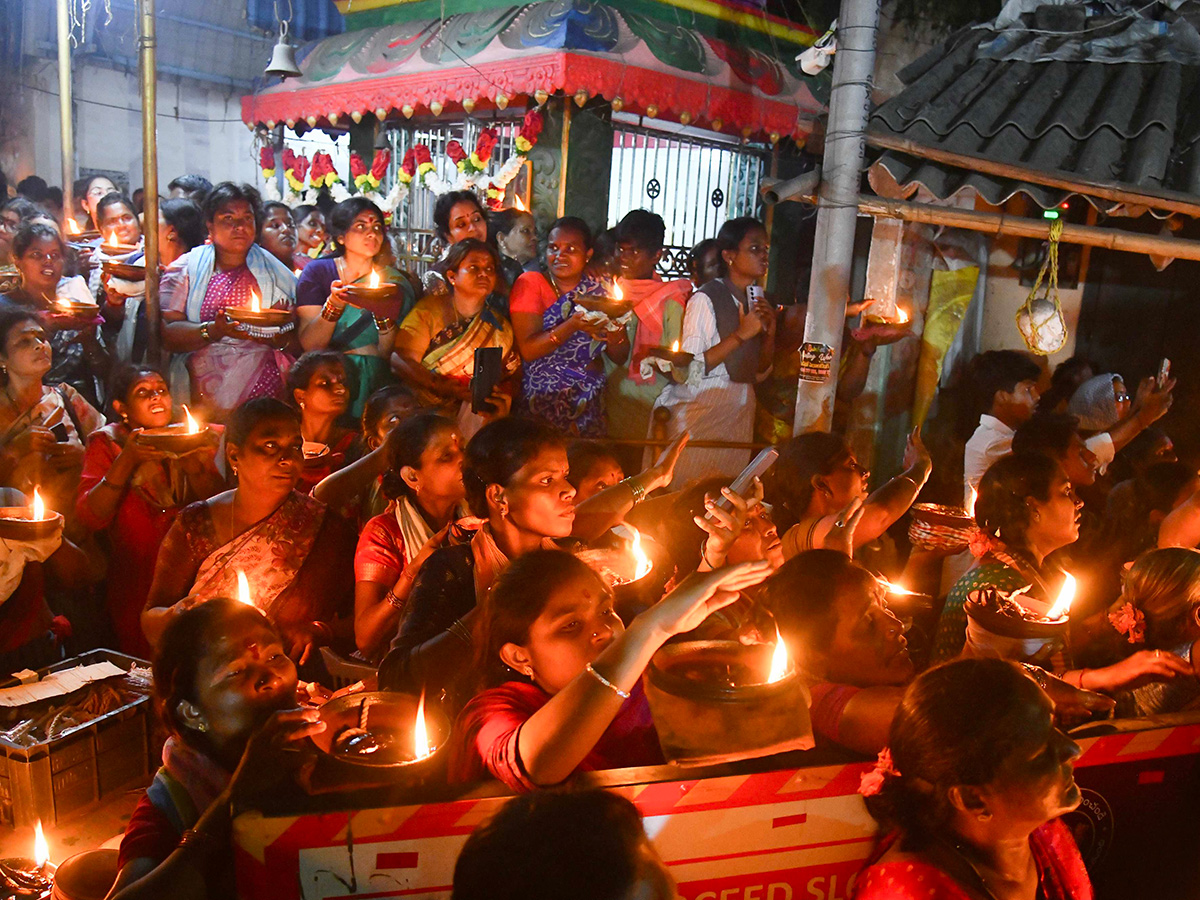 Vuyyuru Veeramma Thalli Tirunala 20267