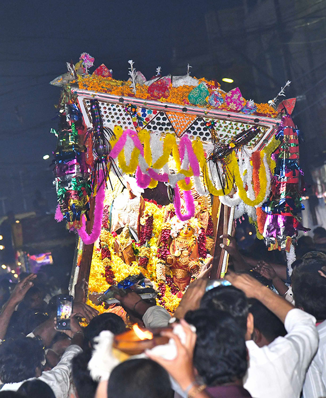 Vuyyuru Veeramma Thalli Tirunala 20269