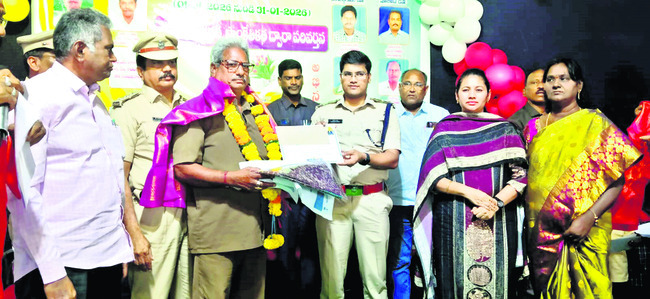 ప్రయాణికుల భద్రతకు భరోసా 6