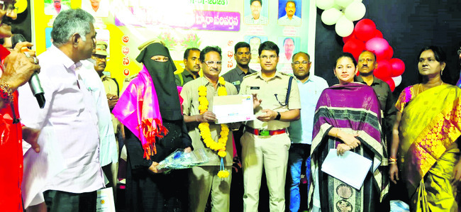 ప్రయాణికుల భద్రతకు భరోసా 5