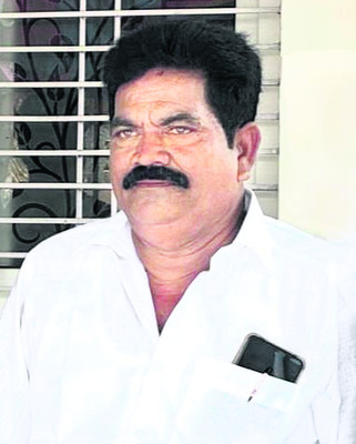 రూ.400 పెట్టి బ్లాక్‌లో కొన్నాం.. 
1