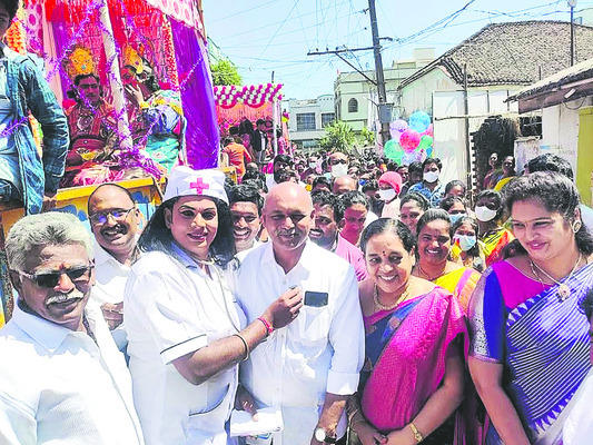 వేషం కట్టు... జోలె పట్టు 1