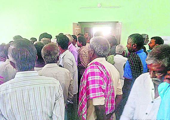 శాస్త్రోక్తంగా రాహుకాల పూజలు1