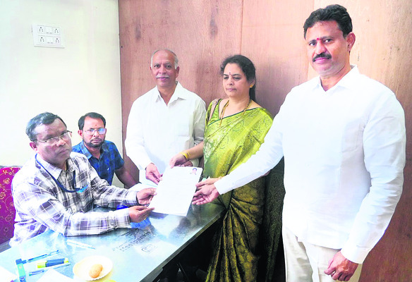 162 వార్డులు..1,796 నామినేషన్లు1