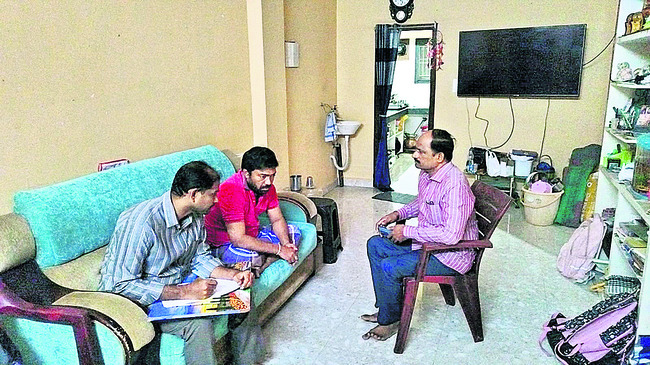 తవ్వేకొద్దీ.. బయటపడుతున్న అక్రమాస్తులు1