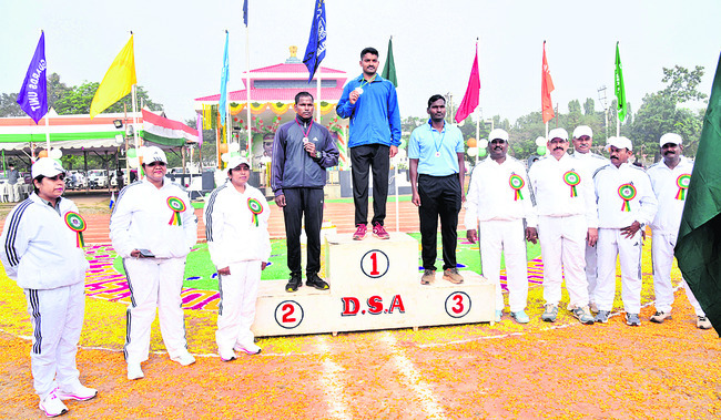 ఉల్లాసంగా.. ఉత్సాహంగా 1