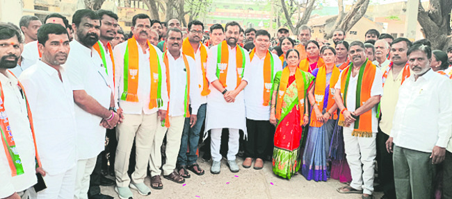 ఫోన్‌ ట్యాపింగ్‌ పేరుతో నాటకాలు 
2