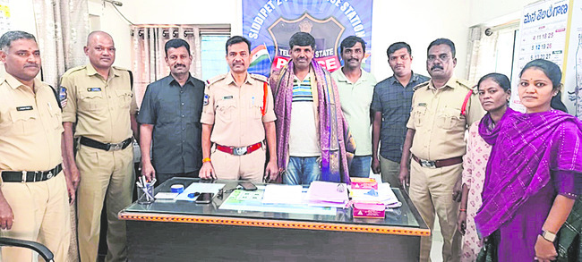 పారా అథ్లెటిక్స్‌లో  దివ్యాంగుడి ప్రతిభ 
3