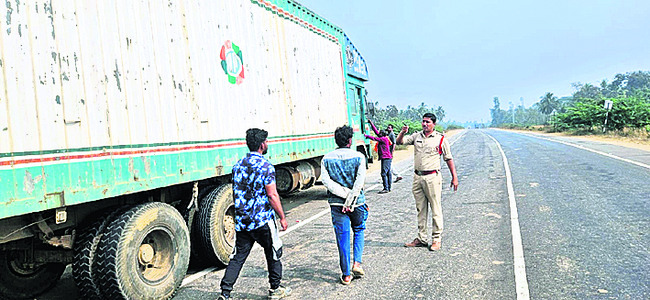 సంతృప్తికరమైన వైద్య సేవలు అందించాలి : కలెక్టర్‌ 1