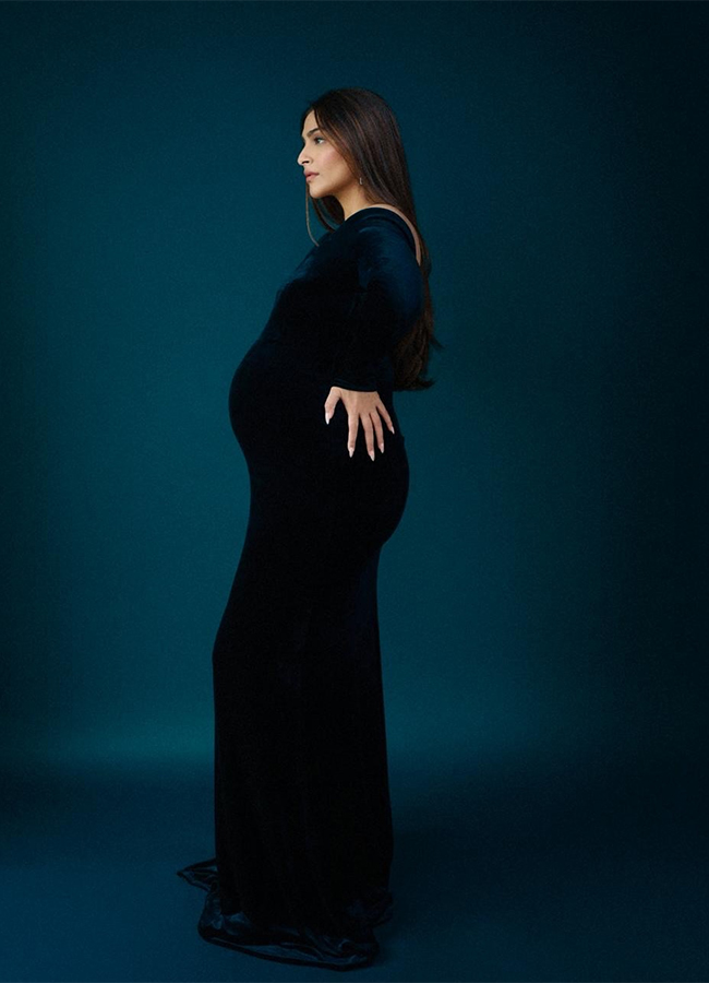 Bollywood Actress Sonam Kapoor Baby Bump Viral Photos12