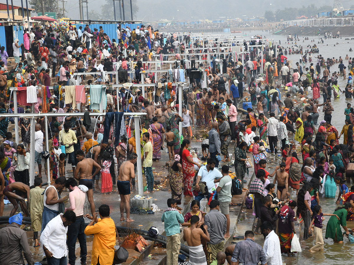 Devotional : Medaram Sammakka Saralamma jatara 2026 Photos11