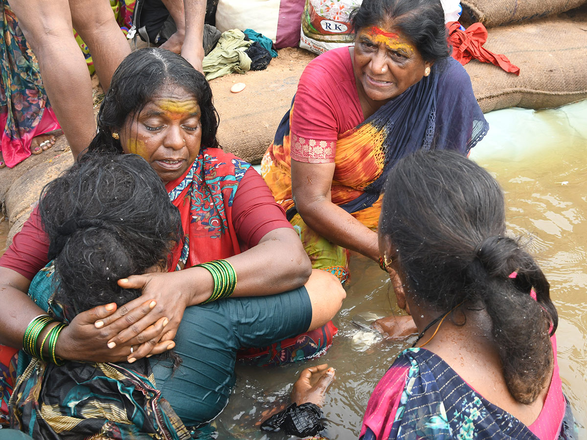 Devotional : Medaram Sammakka Saralamma jatara 2026 Photos16