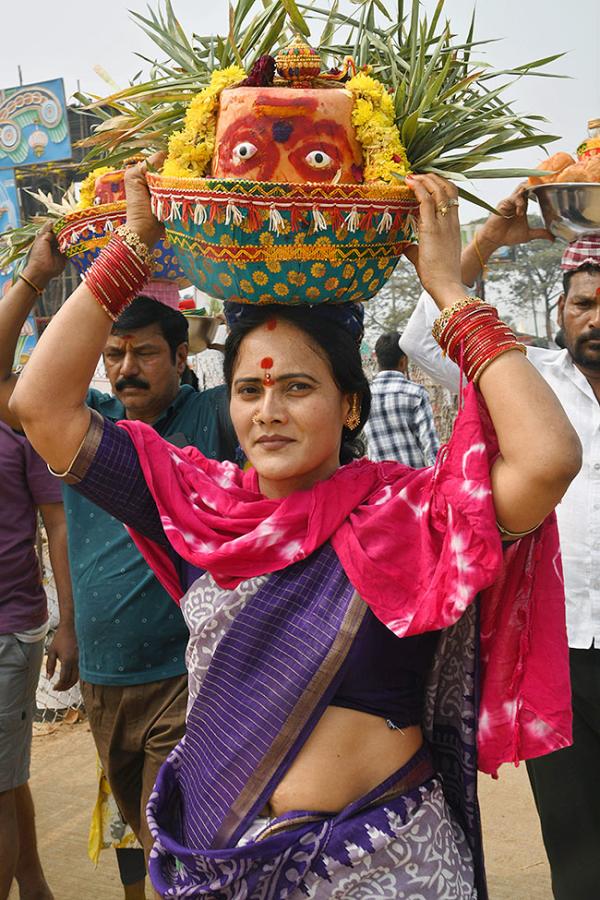 Devotional : Medaram Sammakka Saralamma jatara 2026 Photos18