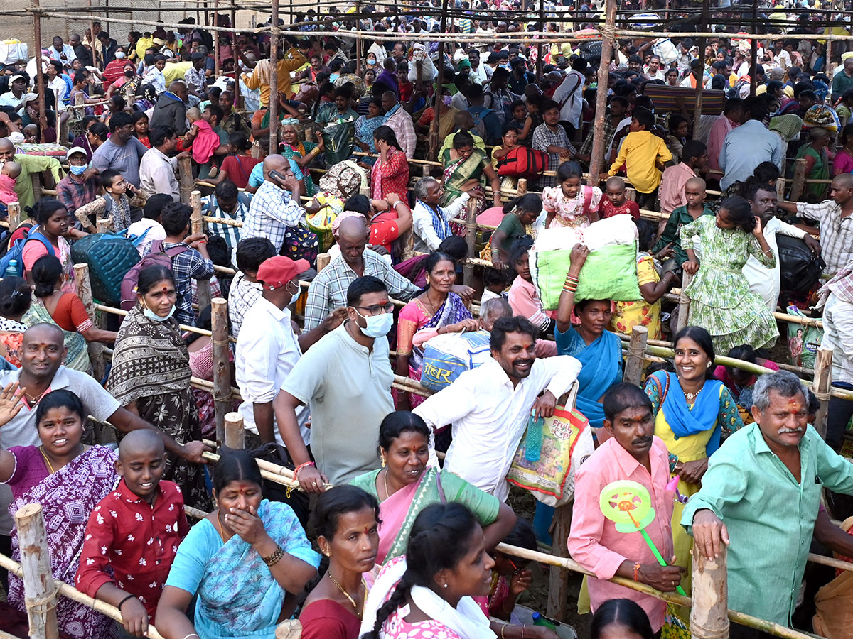 Devotional : Medaram Sammakka Saralamma jatara 2026 Photos21