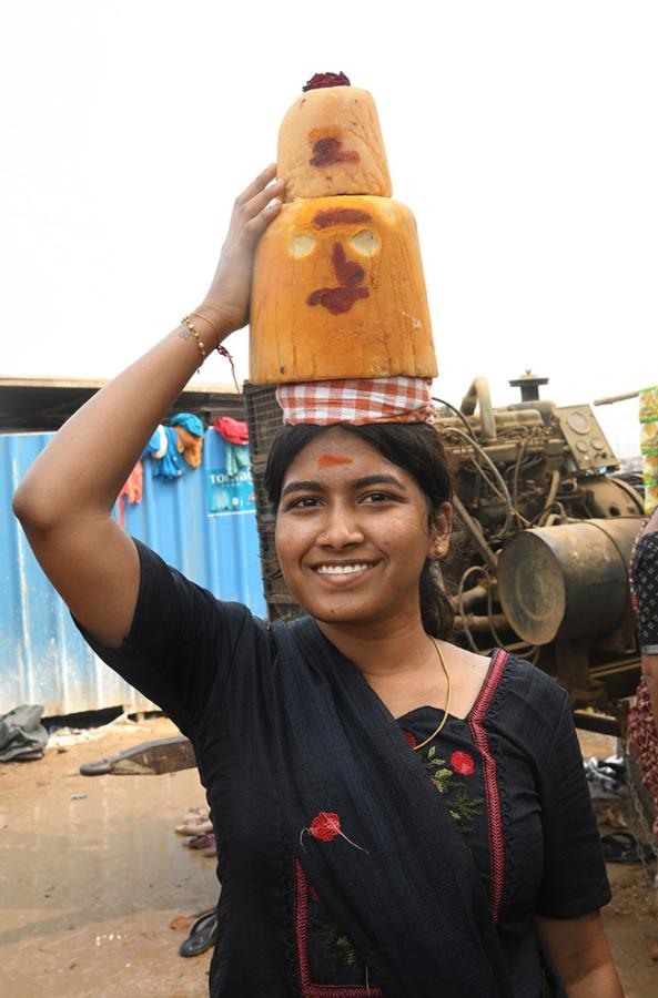 Devotional : Medaram Sammakka Saralamma jatara 2026 Photos9