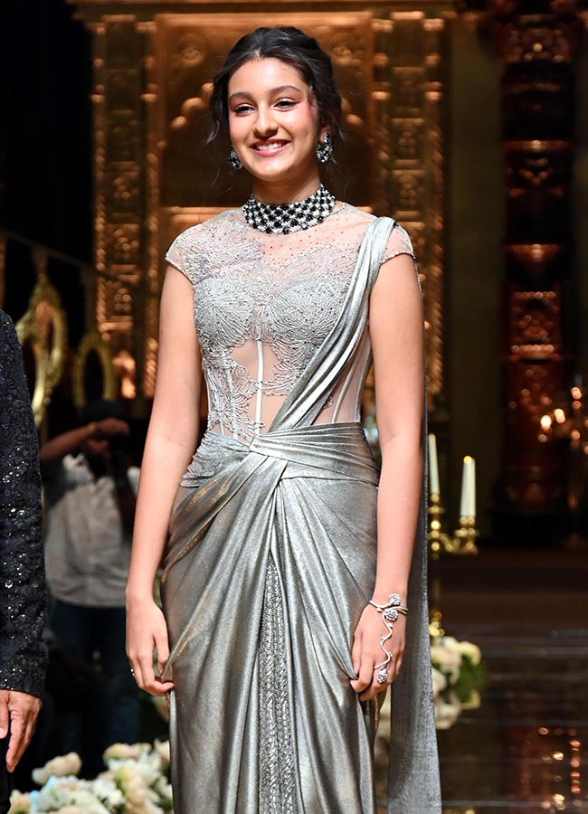 Mahesh Babu Daughter Sitara Created a buzz in the City18