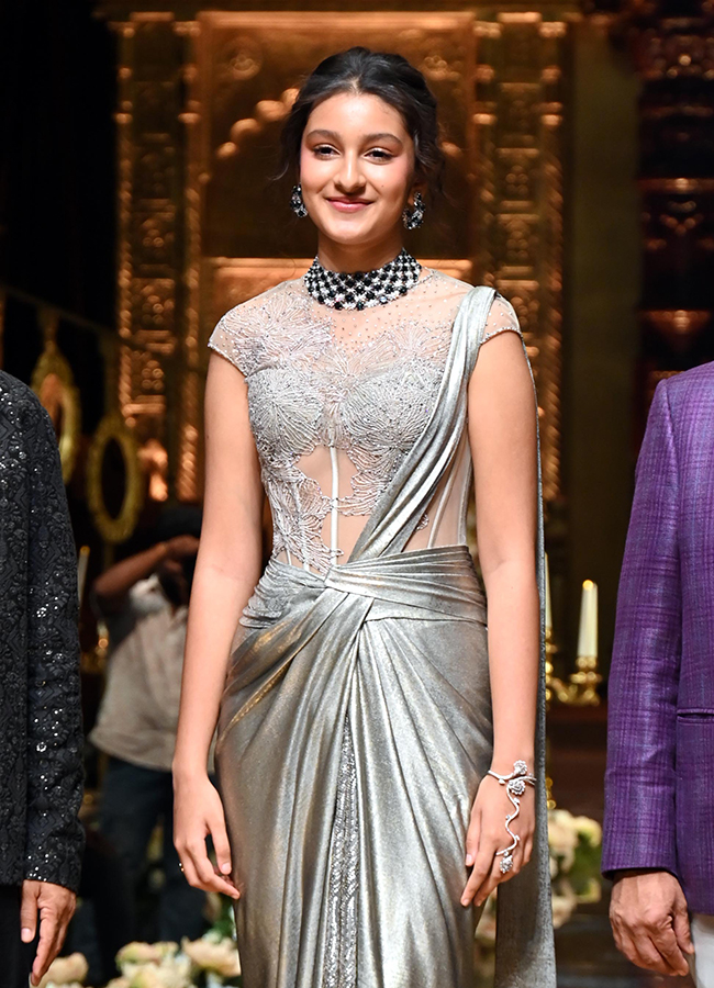 Mahesh Babu Daughter Sitara Created a buzz in the City3