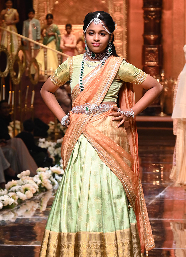 Mahesh Babu Daughter Sitara Created a buzz in the City8