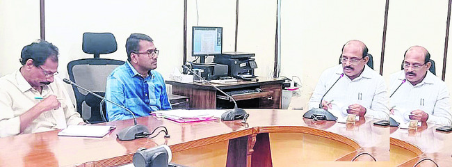 కొత్త పింఛన్లు ఎప్పుడిస్తారు?2