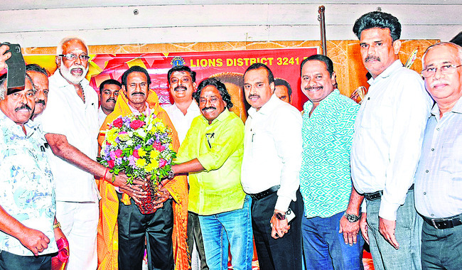 రైల్వే మార్గం భూ సేకరణకు రూ. 1,800కోట్లు 
1