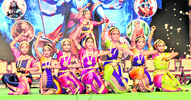 ఎన్టీఆర్‌ స్తుతి... పీవీకి దక్కని చోటు 2