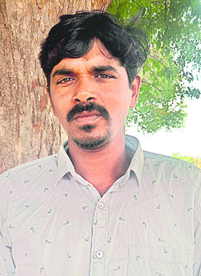 సాధారణంగా తాటి చెట్లు ఎక్కాలంటే ప్రాణాలకు తెగించి మోకు 5