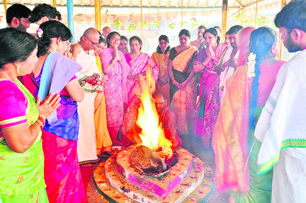 పెద్దమ్మతల్లి ఆలయంలో చండీహోమం1