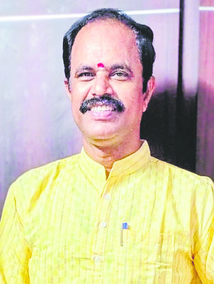 మేకప్‌.. బోధనకు పేకప్‌! 2