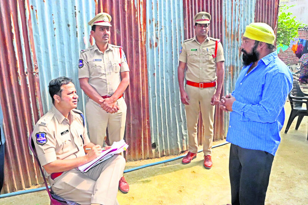 సత్ప్రవర్తనతో మెలగాలి
1