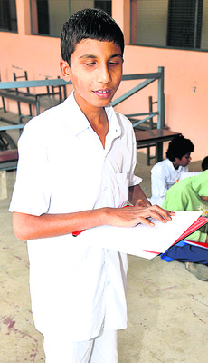 బ్రెయిలీ లిపితోనే చదువు
2