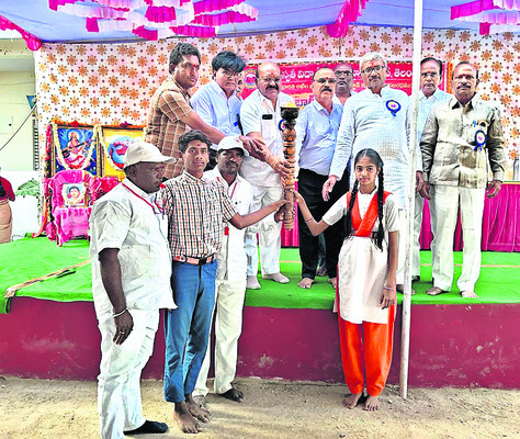 హోరాహోరీగా ఖేల్‌ఖూద్‌ పోటీలు1