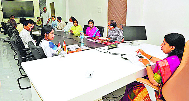 ఎన్టీఆర్‌ స్తుతి... పీవీకి దక్కని చోటు 7