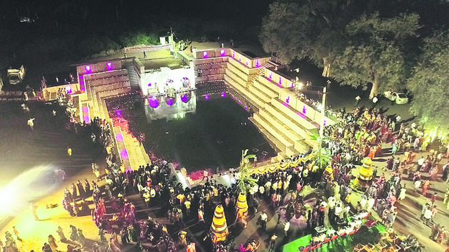 కలెక్టర్‌ చొరవ.. ప్రధాని ప్రశంసలు 
1