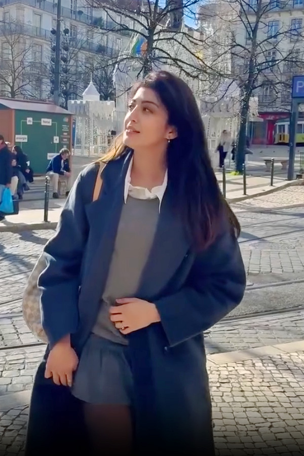 Actress Pranitha Subhash takes A Trip To Portugal with Her Daughter Photos2