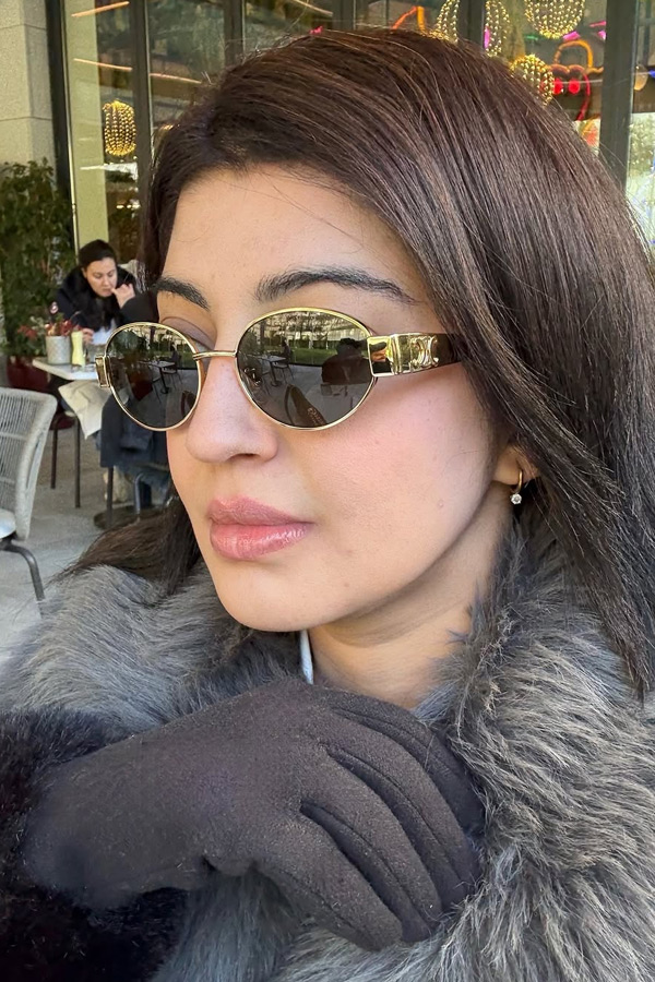 Actress Pranitha Subhash takes A Trip To Portugal with Her Daughter Photos14
