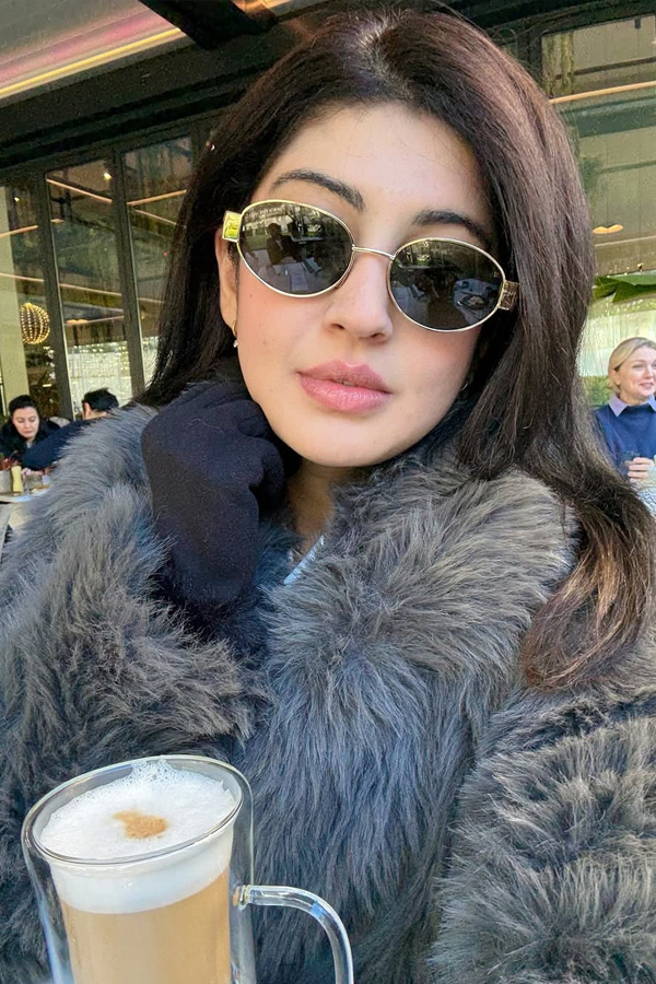 Actress Pranitha Subhash takes A Trip To Portugal with Her Daughter Photos6