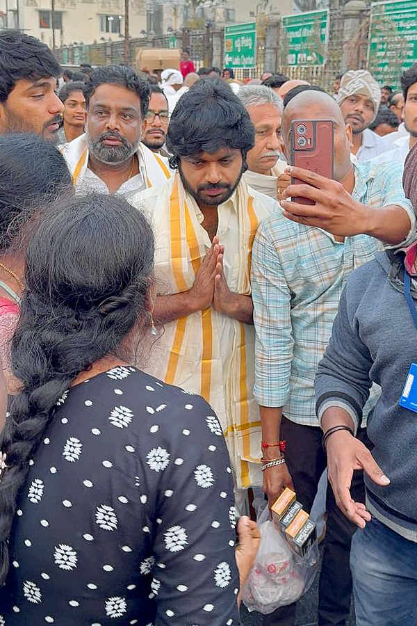 Director Anil Ravipudi visited Tirumala Photos2