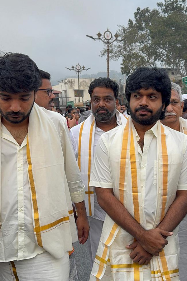 Director Anil Ravipudi visited Tirumala Photos4