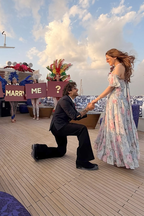 Kriti Sanon sister Nupur Sanon engagement Photos2