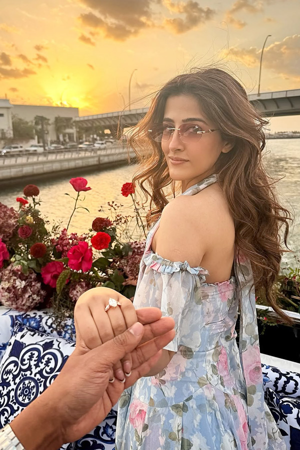 Kriti Sanon sister Nupur Sanon engagement Photos3