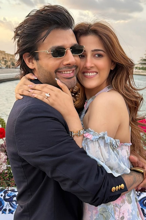 Kriti Sanon sister Nupur Sanon engagement Photos5