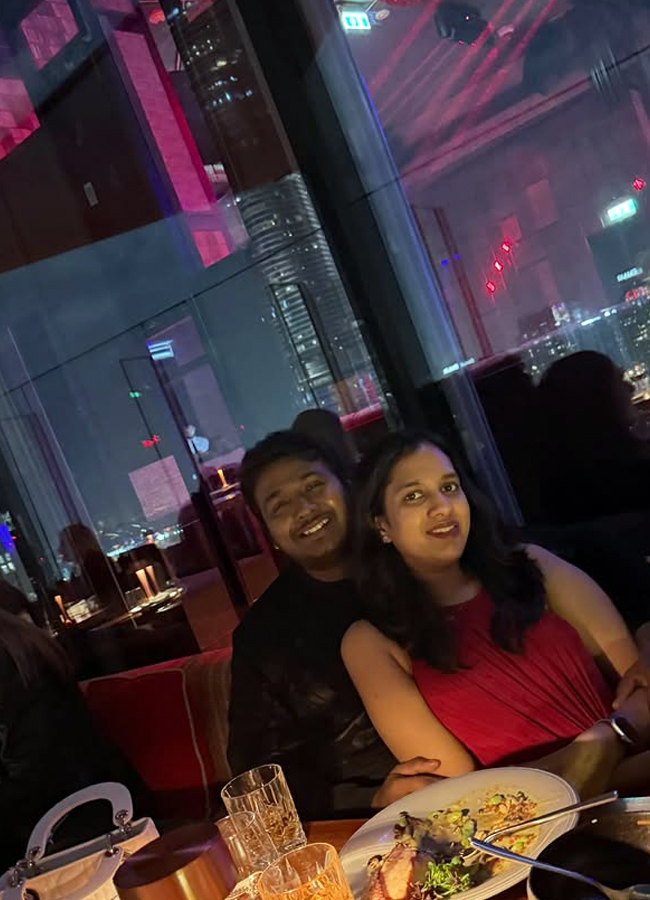 Rahul Sipligunj with his wife on a trip to Dubai (Photos)6