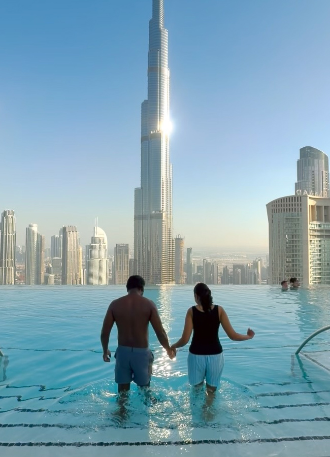 Rahul Sipligunj with his wife on a trip to Dubai (Photos)7