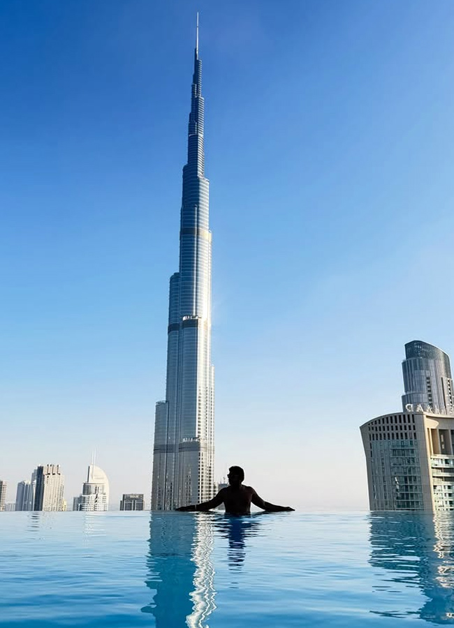 Rahul Sipligunj with his wife on a trip to Dubai (Photos)10