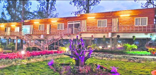 పర్యాటకంపై పిడుగు3