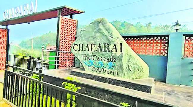 పర్యాటకంపై పిడుగు2