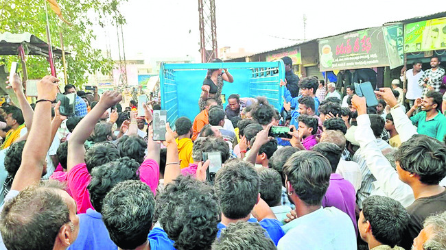 నరిగమ్మ ఆలయ తరలింపులో ఉద్రిక్తత 1