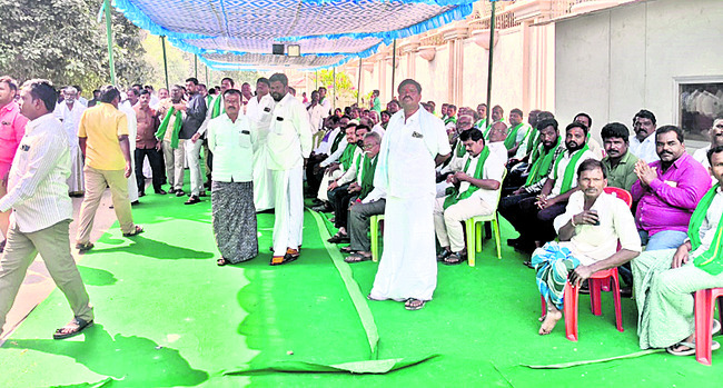 ఢిల్లీకి చేరిన బ్యానర్‌ రగడ1